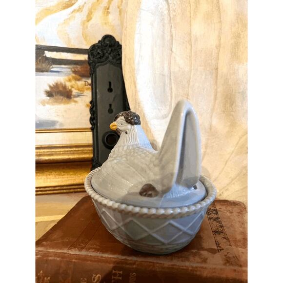 Mosser Glass Marble Hen on Nest – Hand-Painted – LG Wright Mold – Split Tail – W - Picture 5 of 7